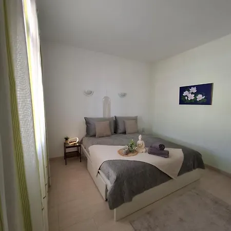 Apartment Bay *